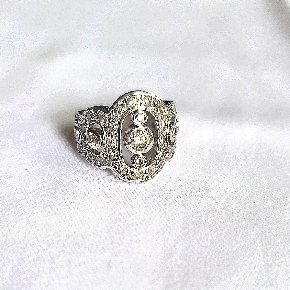 Elegant Sterling Silver 925 Ring with CZ sz 6